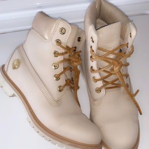 Size 9 Women’s Limited Edition Timberland Boots